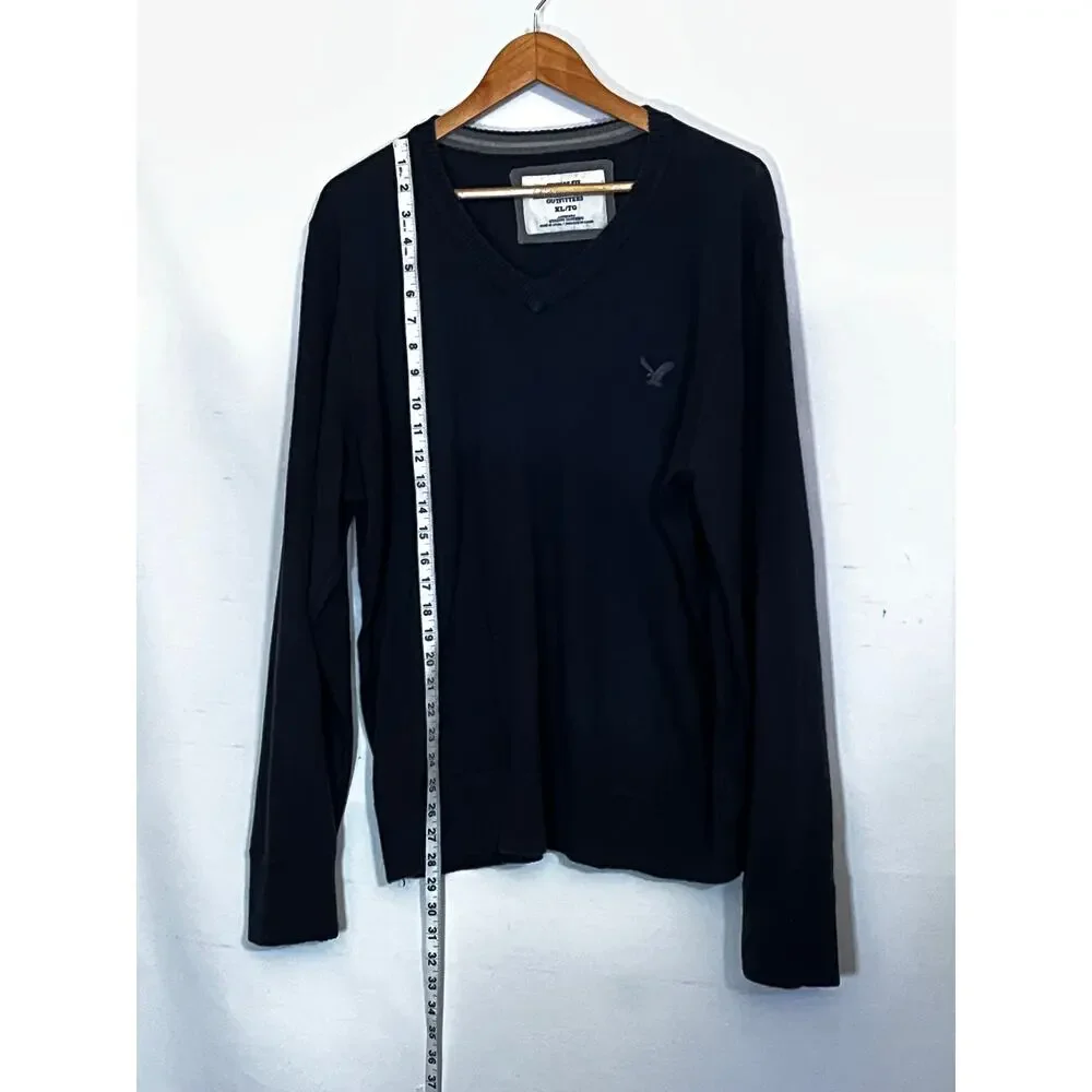 American Eagle Outfitters Pullover Black Sweater XL Pre-Owned with faded area